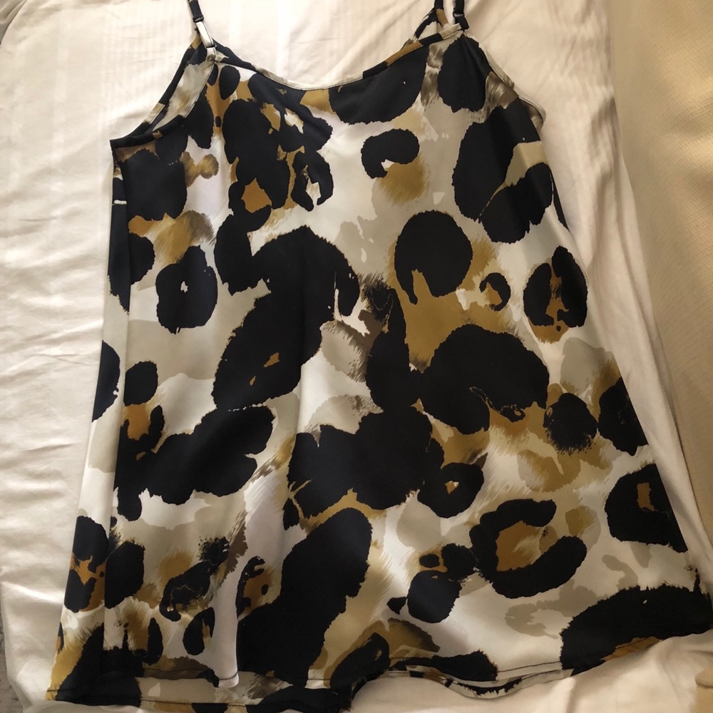Cabi animal print ruffle tank. - Picture 2 of 3
